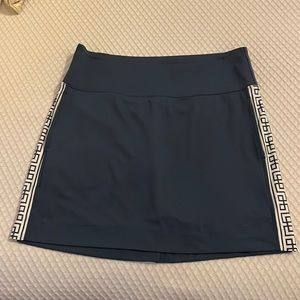 Fairway & Greene golf skort size medium NWOT w/ Greek key trim/ sewn in shorts